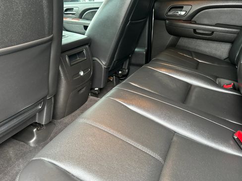 Used 2014 GMC Sierra 3500 SLT w/ SLT Convenience Package image 14