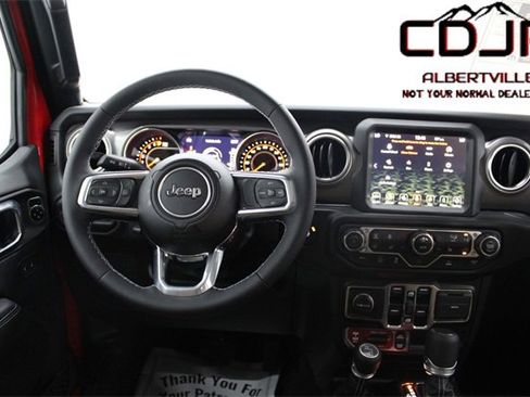 Used 2023 Jeep Gladiator Rubicon w/ Cold Weather Group image 37