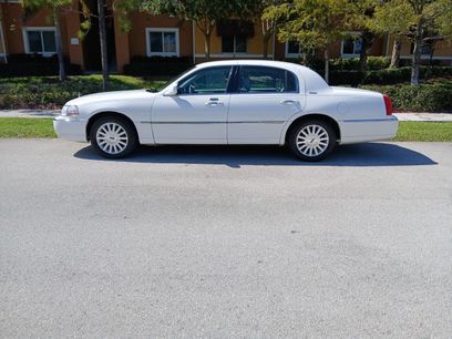 Used 2003 Lincoln Town Car Executive