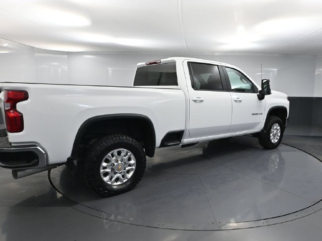 Used 2023 Chevrolet Silverado 3500 LT w/ Convenience Package AWD/4WD image 4