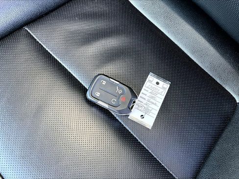 Used 2024 GMC Terrain SLT image 20