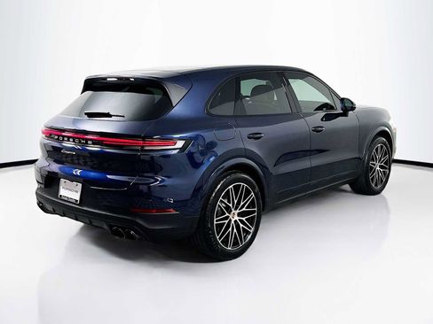 Certified 2025 Porsche Cayenne image 9