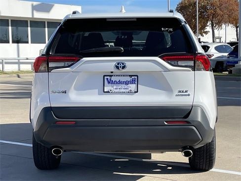 Used 2024 Toyota RAV4 XLE image 5