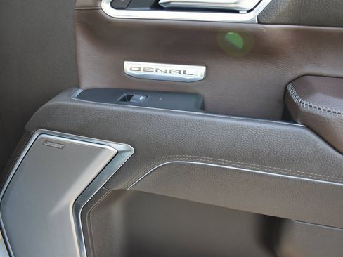Certified 2025 GMC Sierra 1500 Denali image 13