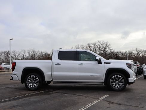 Used 2024 GMC Sierra 1500 Denali AWD/4WD image 4