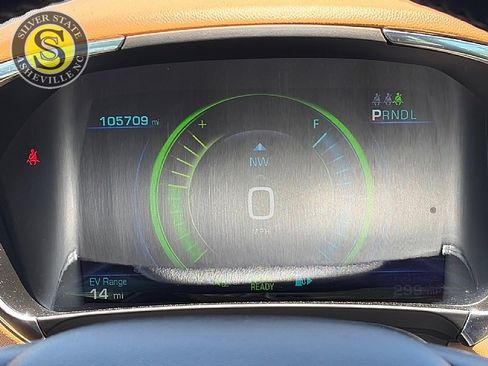 Used 2016 Chevrolet Volt Premier w/ Driver Confidence Package FWD image 28