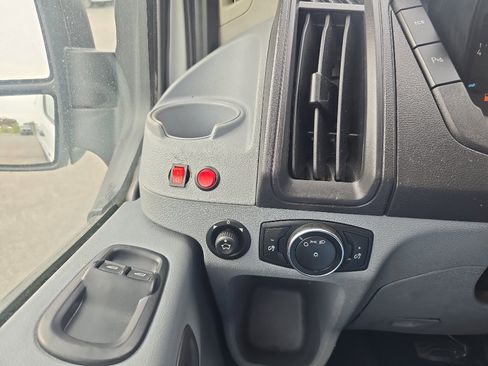 Used 2016 Ford Transit 250 130 Low Roof RWD image 26