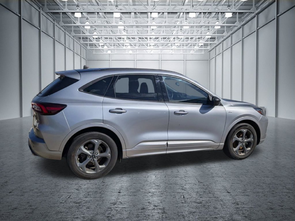 Used 2023 Ford Escape ST-Line w/ Tech Pack #1 FWD image 2