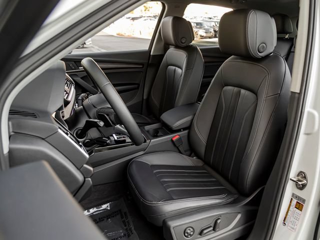 Used 2023 Audi Q5 2.0T Premium w/ Convenience Package AWD/4WD image 14