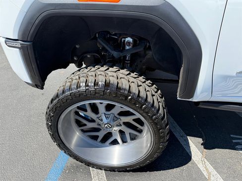 Used 2024 GMC Sierra 2500 AT4 w/ AT4 Premium Plus Package image 22