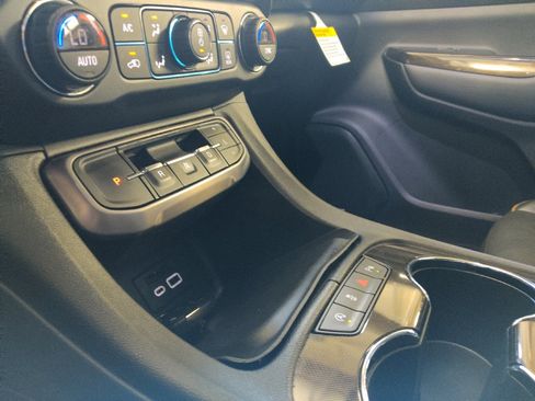 Used 2021 GMC Acadia AT4 w/ Trailering Package AWD/4WD image 26