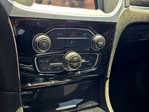 Used 2023 Chrysler 300 Touring w/ Sport Appearance Package image 28