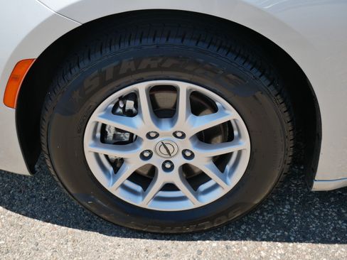 Used 2024 Chrysler Pacifica Touring-L FWD image 15