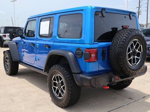 Used 2025 Jeep Wrangler Unlimited Rubicon w/ Convenience Group AWD/4WD image 4