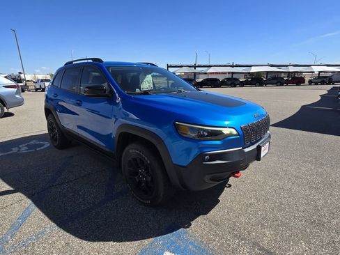 Used 2022 Jeep Cherokee Trailhawk w/ Premium Leather Package image 4