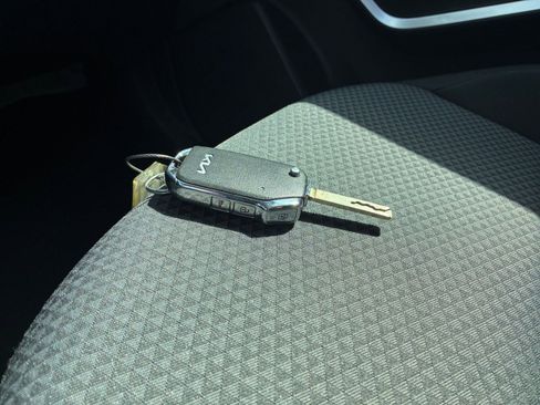 Used 2025 Kia Soul LX w/ LX Technology Package image 21