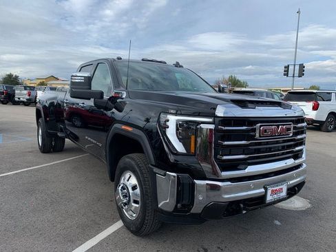 New 2026 GMC Sierra 3500 SLT w/ SLT Convenience Package image 4