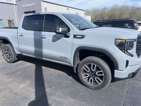 Used 2025 GMC Sierra 1500 AT4 w/ Technology Package image 2