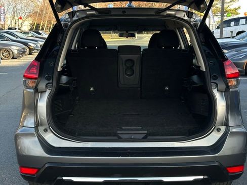 Used 2018 Nissan Rogue SV image 34