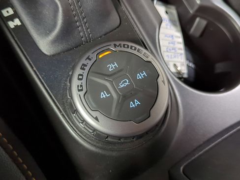 Used 2023 Ford Bronco Badlands image 29