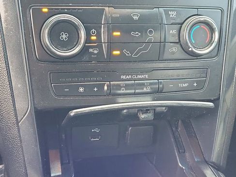 Used 2019 Ford Explorer FWD image 25