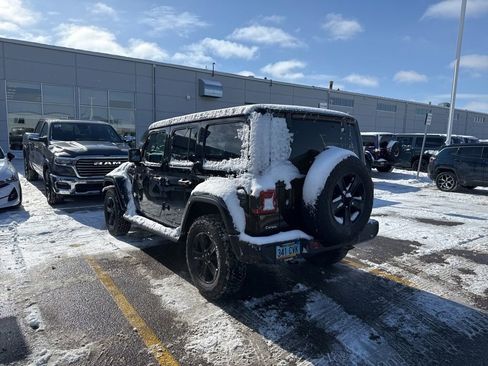 Used 2022 Jeep Wrangler Unlimited Sahara image 7