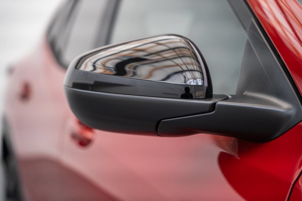 New 2026 Chevrolet Trax LT w/ Sunroof Package FWD image 13