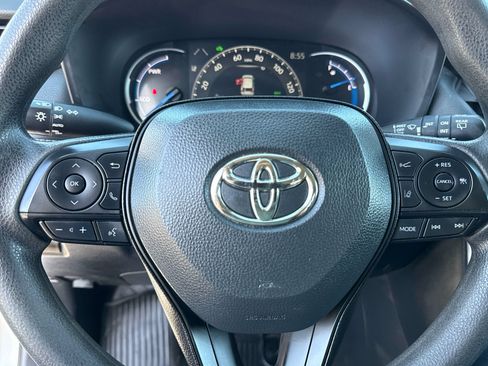 Used 2024 Toyota RAV4 XLE AWD/4WD image 20