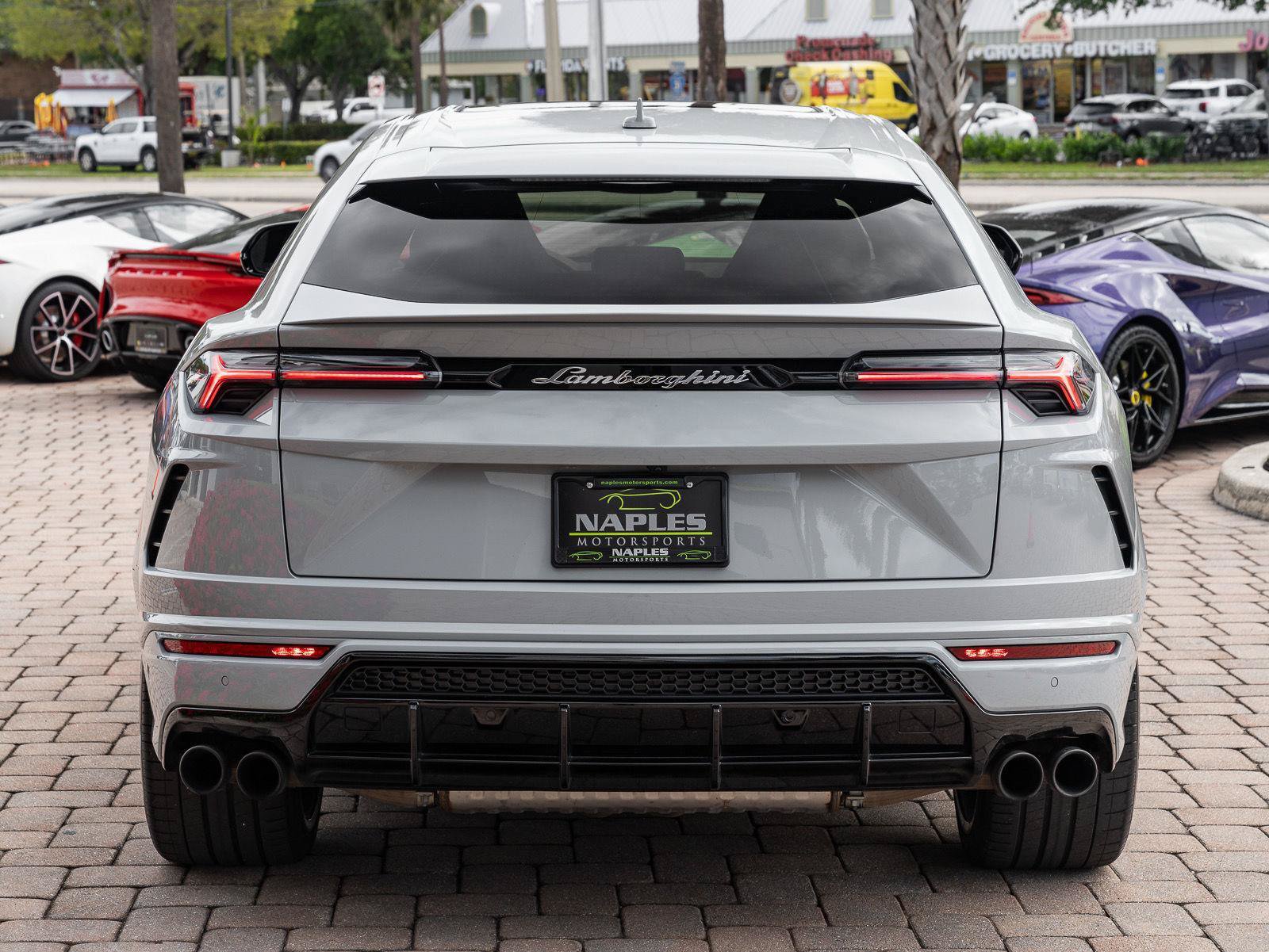Used 2022 Lamborghini Urus AWD/4WD image 24