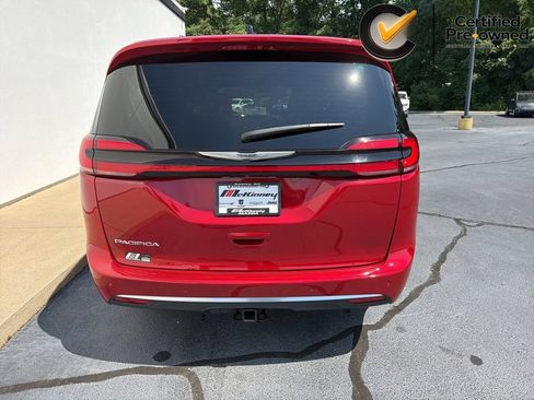 Used 2024 Chrysler Pacifica Pinnacle w/ Trailer Tow Group FWD image 10