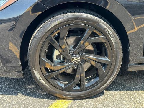 Certified 2025 Volkswagen Jetta SE w/ Sunroof Package FWD image 7