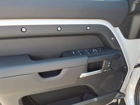 New 2026 Land Rover Defender 130 X-Dynamic SE AWD/4WD image 10