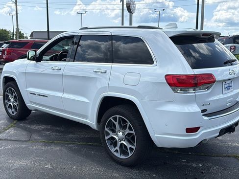 Used 2019 Jeep Grand Cherokee Overland AWD/4WD image 7