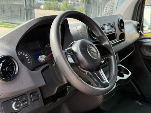 Used 2019 Mercedes-Benz Sprinter 144 image 13