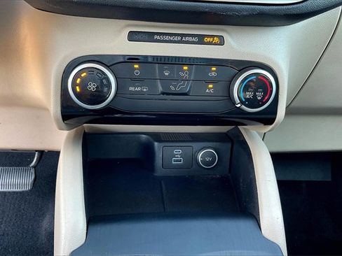 Used 2021 Ford Escape SE image 33