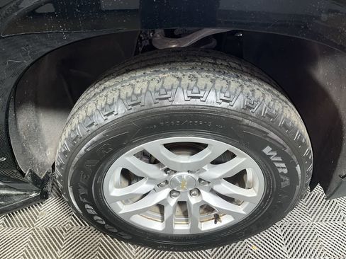 Used 2023 Chevrolet Suburban LS image 2