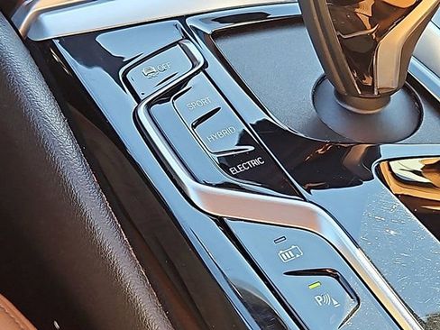 Used 2023 BMW 530e xDrive image 25