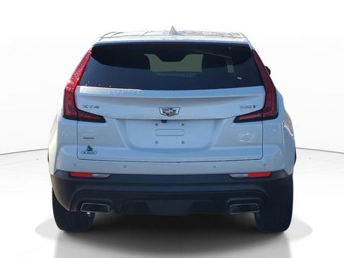 Certified 2023 Cadillac XT4 Luxury w/ Cold Weather Package AWD/4WD image 3