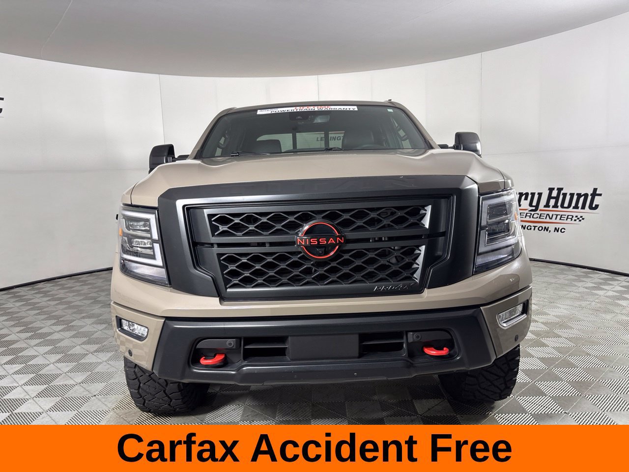 Used 2024 Nissan Titan PRO-4X w/ Pro-4x Convenience Package AWD/4WD image 3