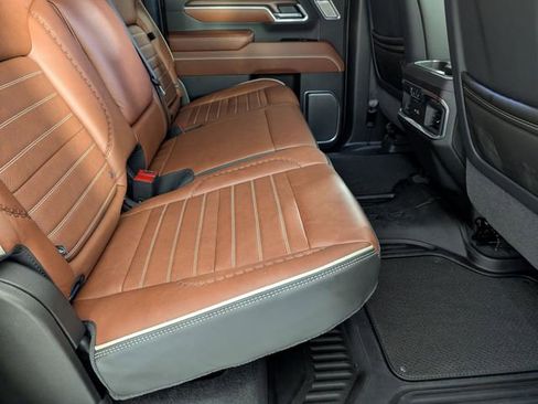 Used 2025 GMC Sierra 2500 Denali Ultimate image 32