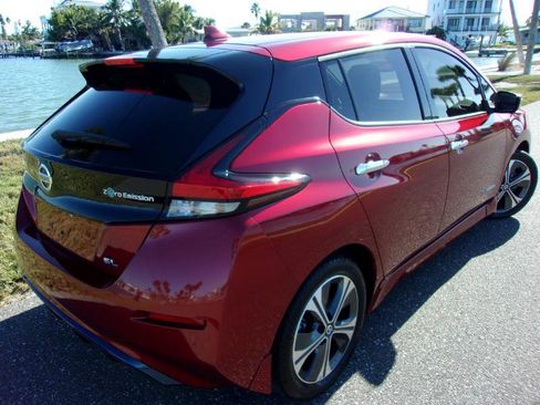 Used 2018 Nissan Leaf SL w/ SL Technology Package image 9