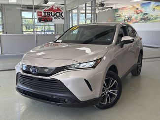 Used 2022 Toyota Venza LE AWD/4WD video 1
