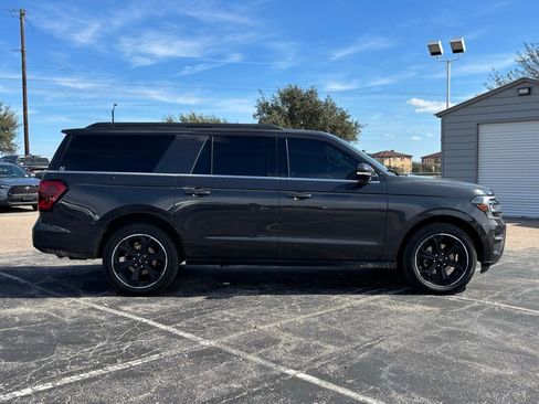 Used 2022 Ford Expedition Max Limited image 4