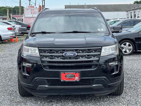 Used 2018 Ford Explorer XLT w/ Equipment Group 202A AWD/4WD image 2