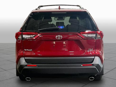 Used 2025 Toyota RAV4 XLE w/ Convenience Package AWD/4WD image 5
