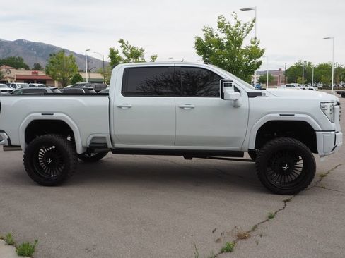 Used 2026 GMC Sierra 3500 Denali Ultimate AWD/4WD image 4