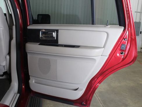 Used 2015 Lincoln Navigator 2WD image 21