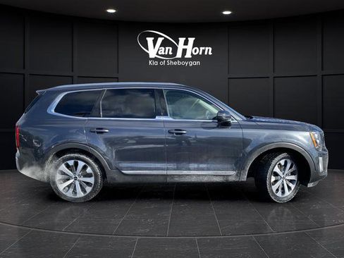 Used 2022 Kia Telluride EX w/ EX Premium Package image 2