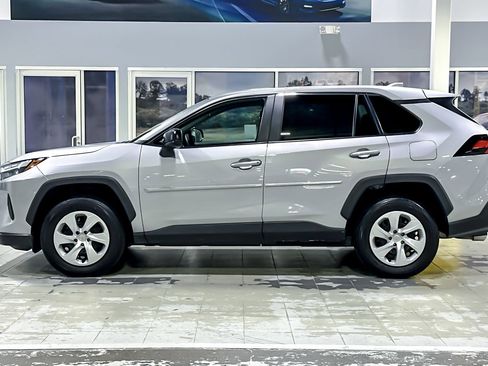 Used 2024 Toyota RAV4 LE AWD/4WD image 2