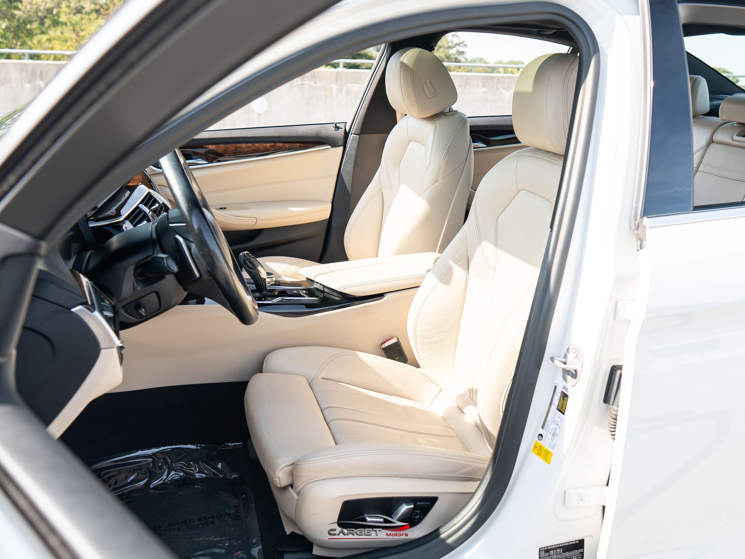 Used 2020 BMW 540i w/ Premium Package RWD image 16